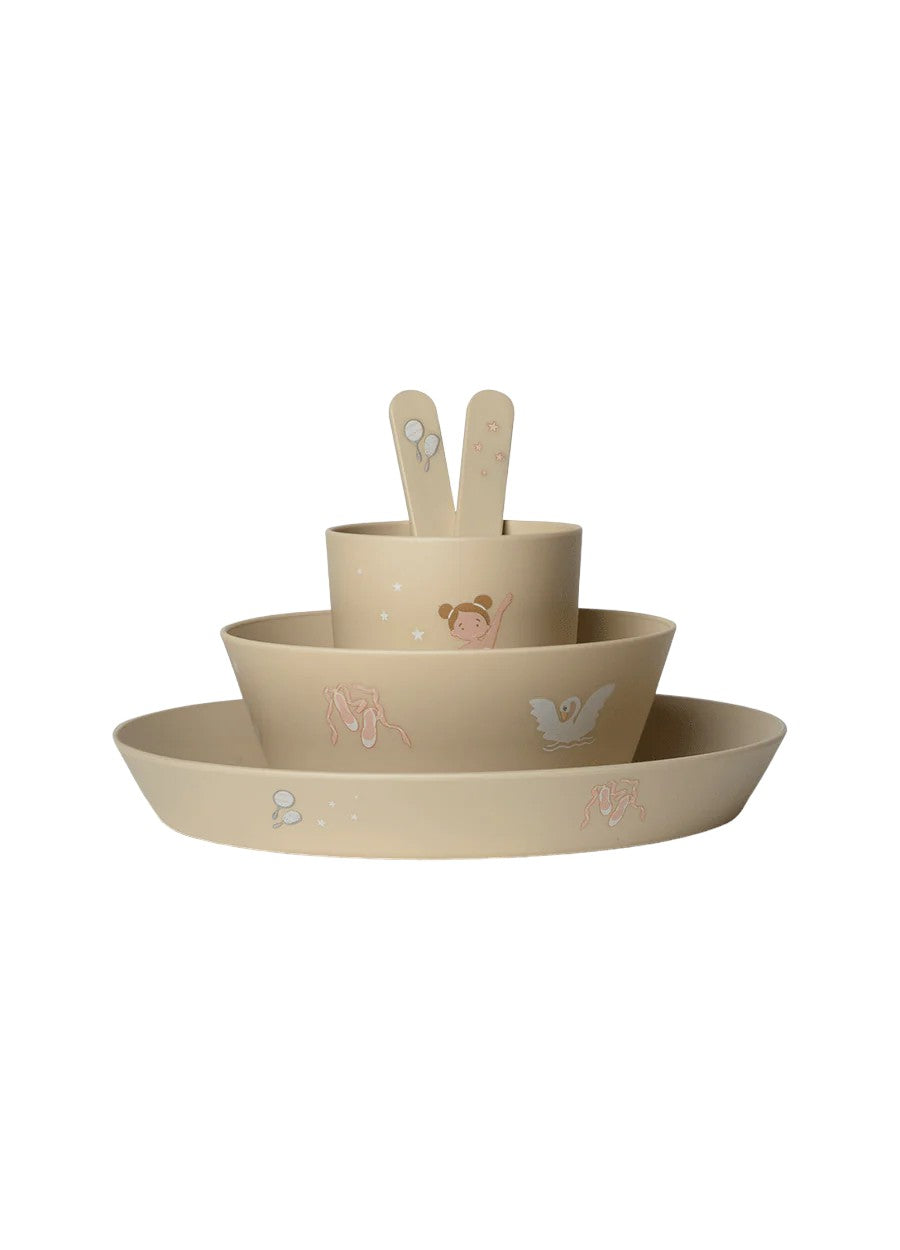 Joli set repas pour bébé de la marque Citron, au design de ballerine. Comprend une assiette, un bol, un gobelet et un couvert